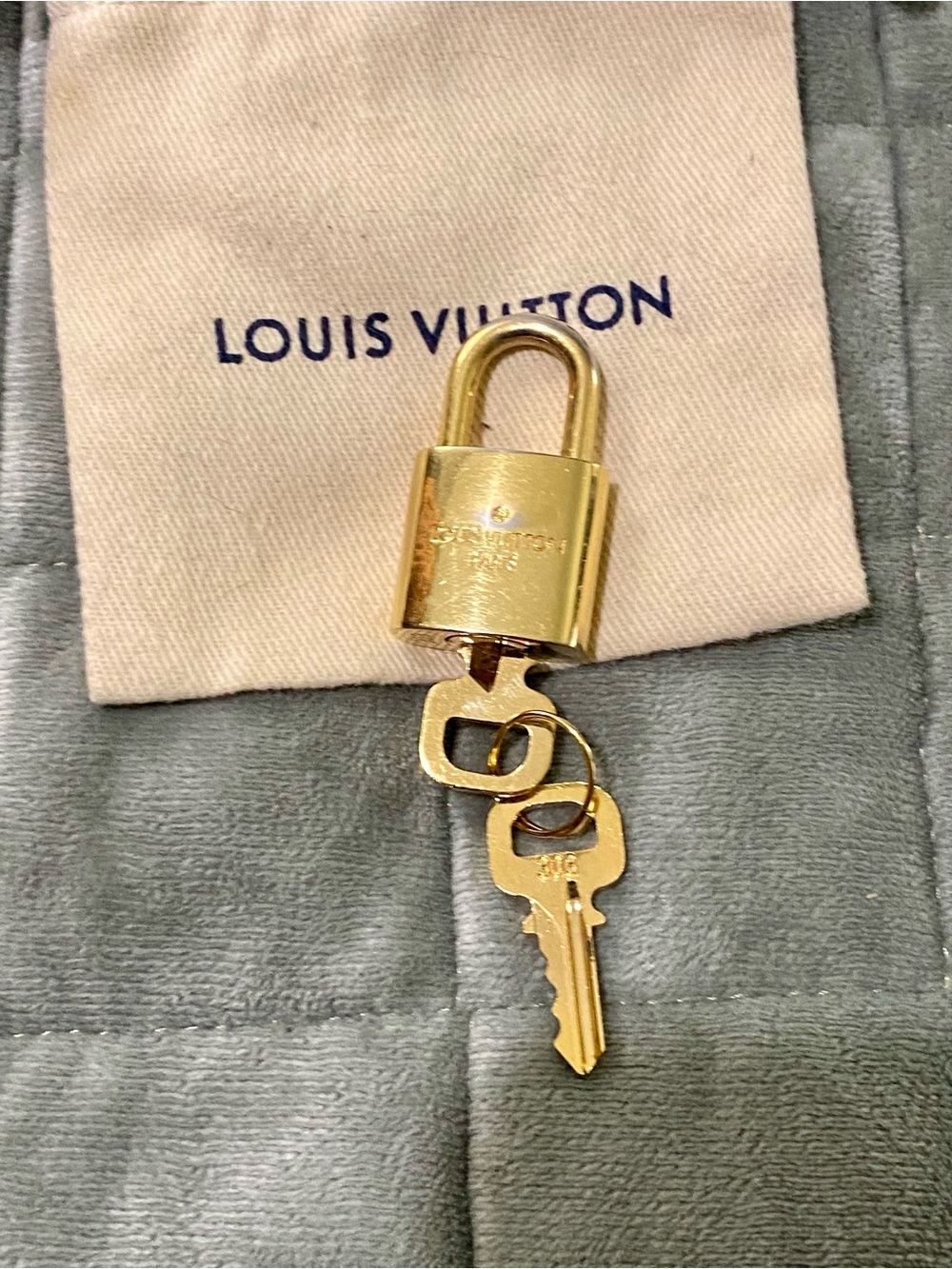Louis Vuitton Gold-tone Padlock and Key Set key # 303
